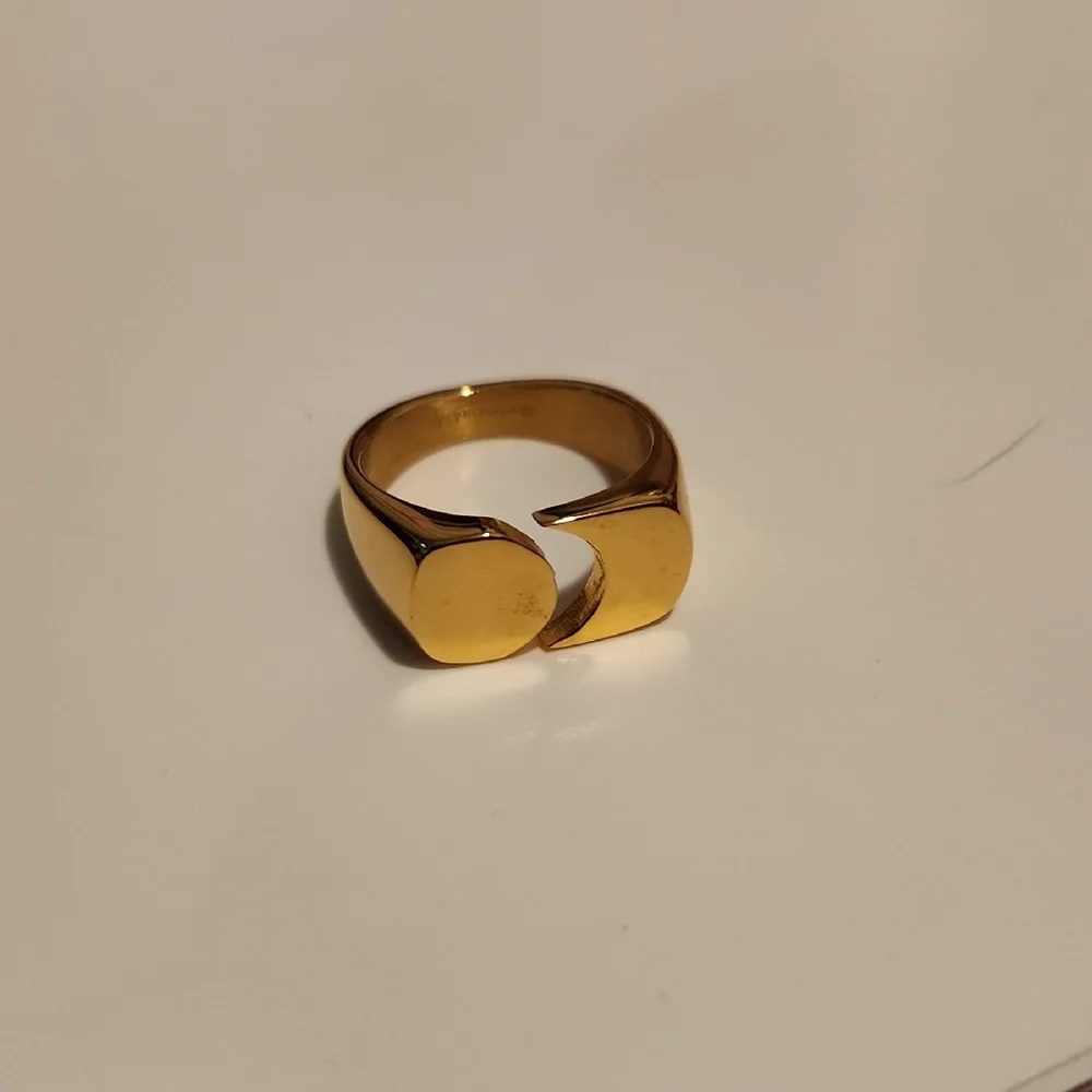 Modern Gold-Tone Open Circle Statement Ring - Picture 1 of 7